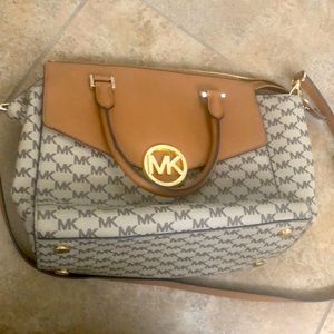 Michael kors purse